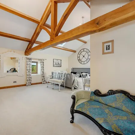 5-bed Retreat Sleeps 12 In With Hot Tub * 해러게이트