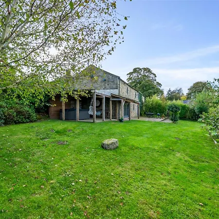 Tatil Evi 5-bed Retreat Sleeps 12 In With Hot Tub *